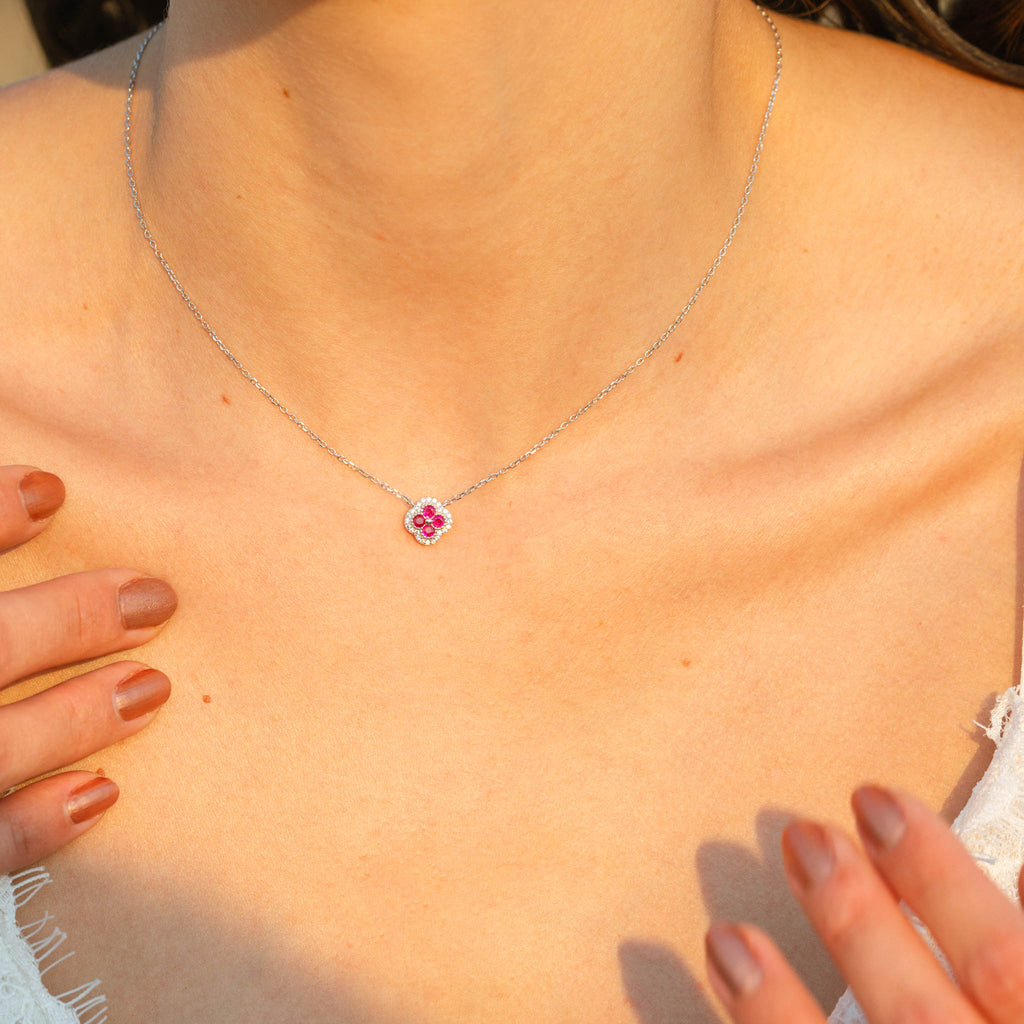 Collier Fuchsine