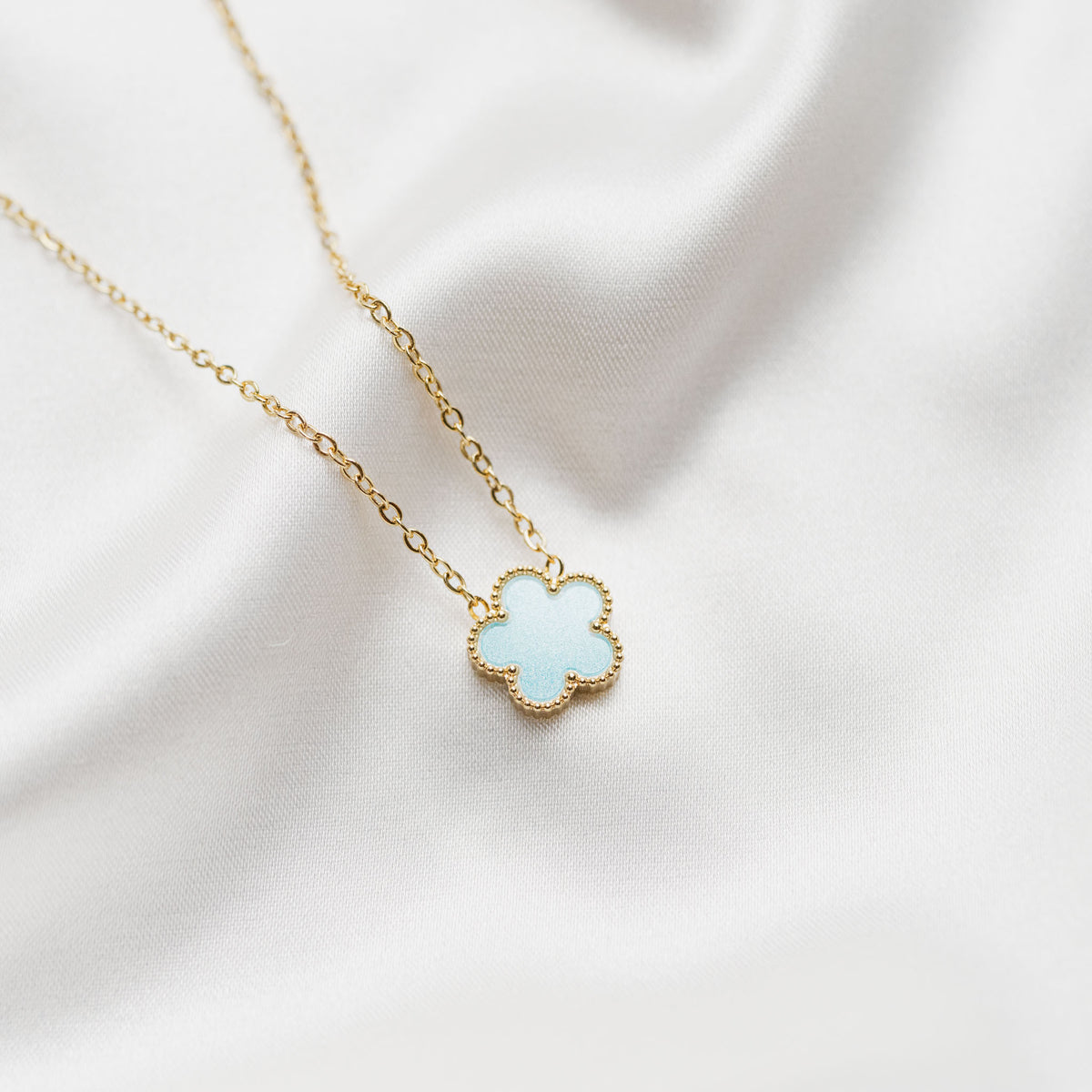Collier Kasumi une fleur